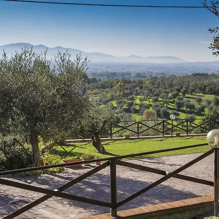 Modern In With Swimming Pool * Larciano